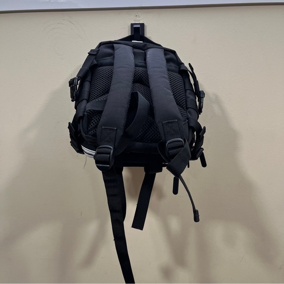 wolfpak 9L Backpack Mini - Picture 5 of 8